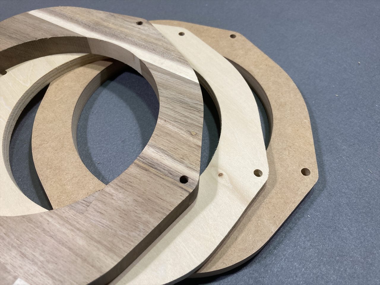 スピーカーバッフル